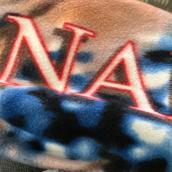 Fleece Versatile Light Throw Blanket - Picture 3 of 10